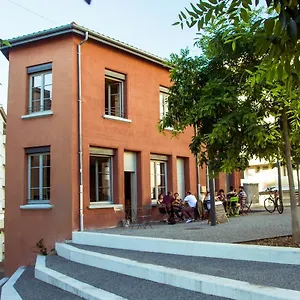 La Maison Rouge - Backpacker Hostal